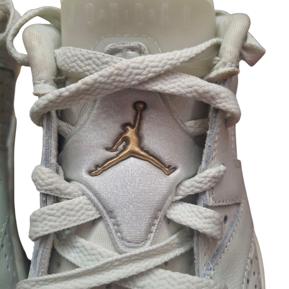 Jordan Athletic Shoes in White and Gold - Picture 5 of 9